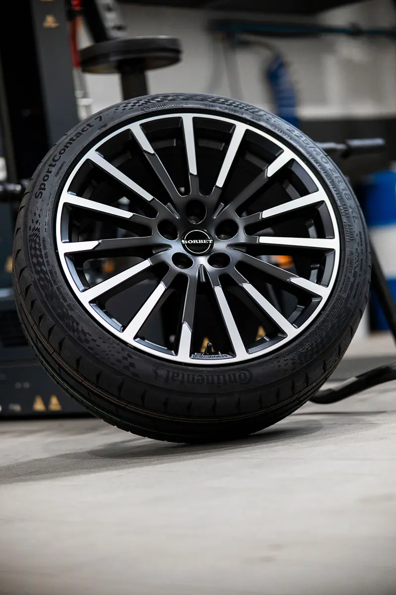 2025 BORBET BX15 black polished matt mit Reifen HO BORBET7015 klein