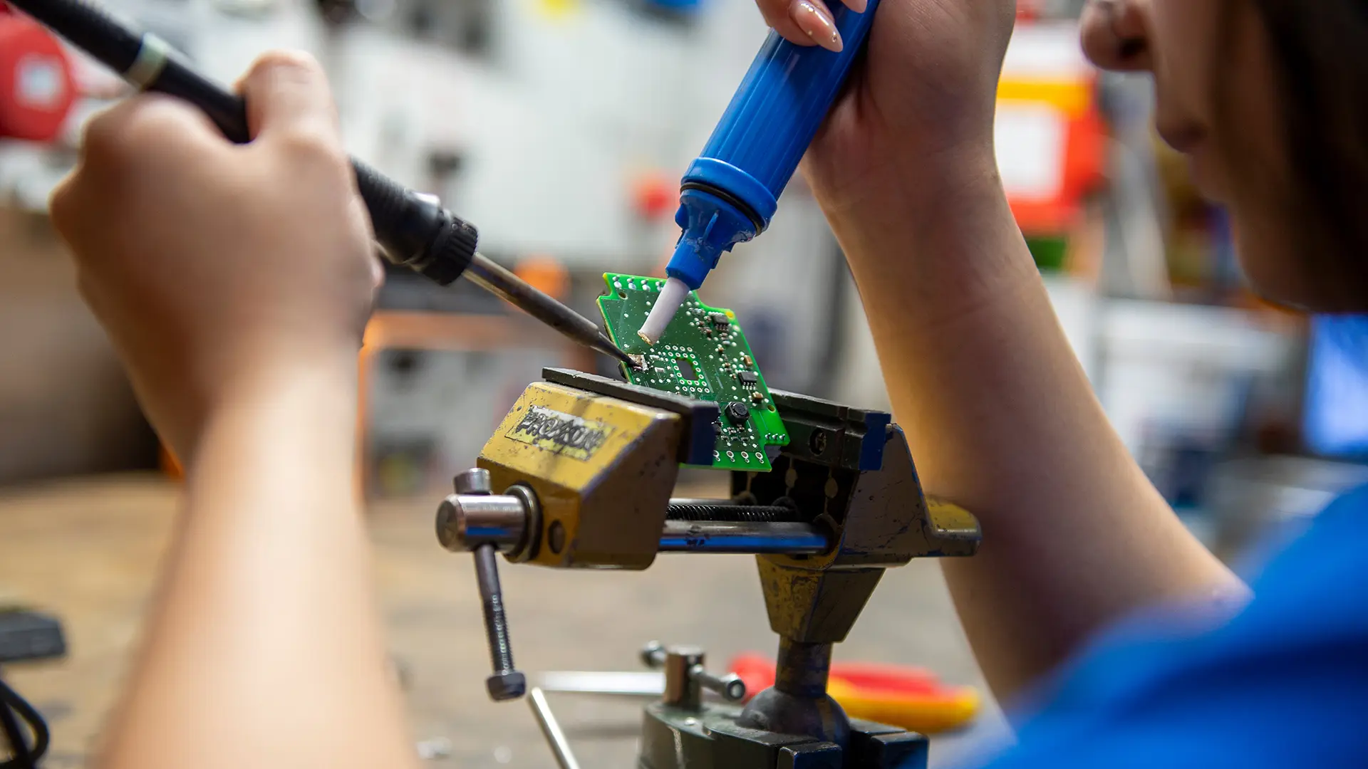 Elektrotechniker Lehre BORBET Austria 0541