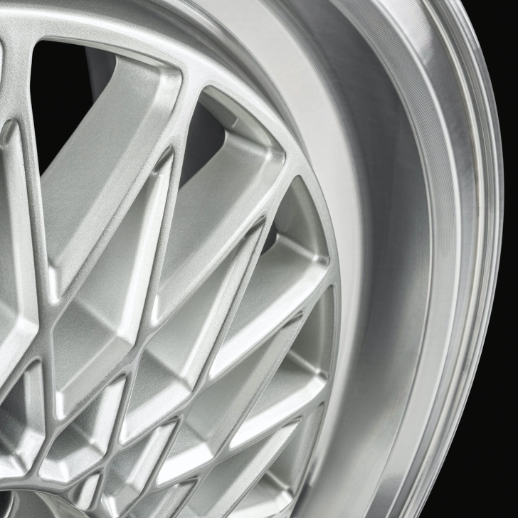 B 7017 4L silver rim polished Detail 02