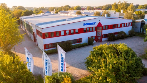 2022 BORBET Vertriebs GmbH Neuching mit Fahnen HO 0046